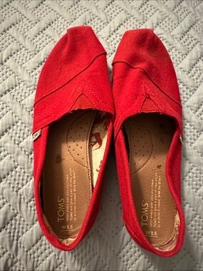 Toms Red Canvas Slip-On Flats - Women's size 8.5